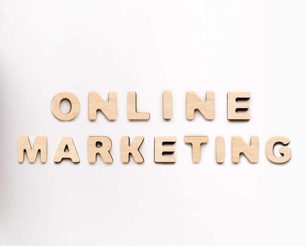 Images that says "online marketing".
